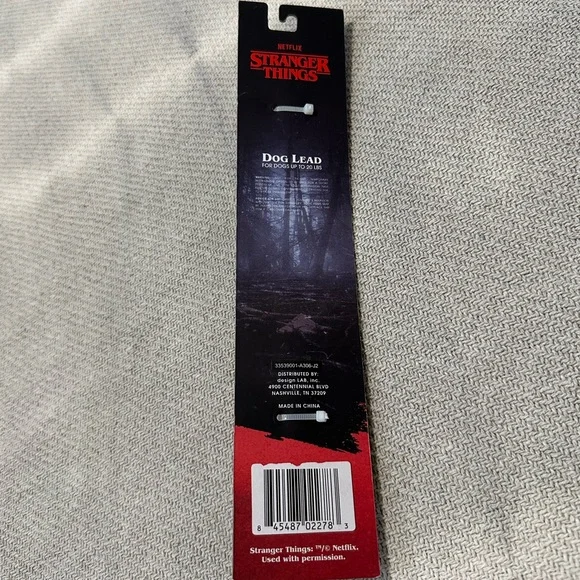 STRANGER THINGS Dog Leash 6 ft NWT Lead Black Red Gift Pet Puppy - Picture 4 of 6